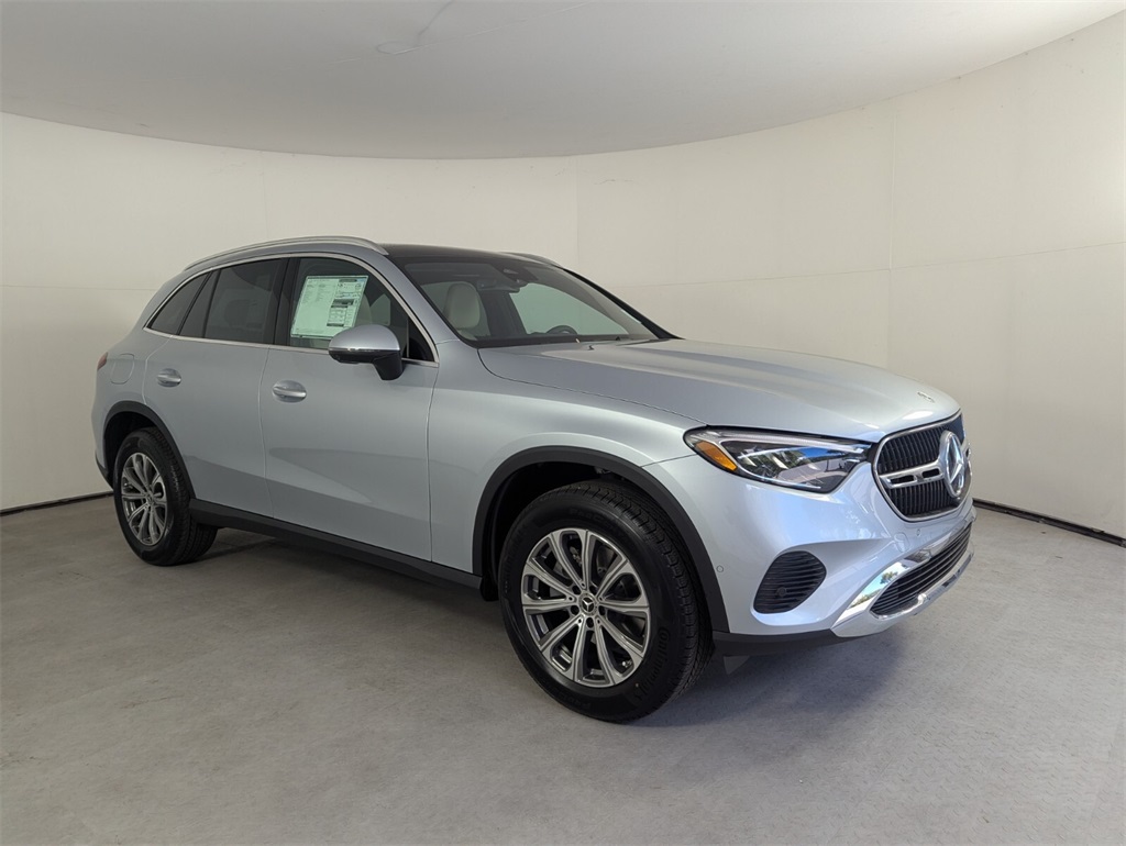 2026 Mercedes-Benz GLC Base's photo