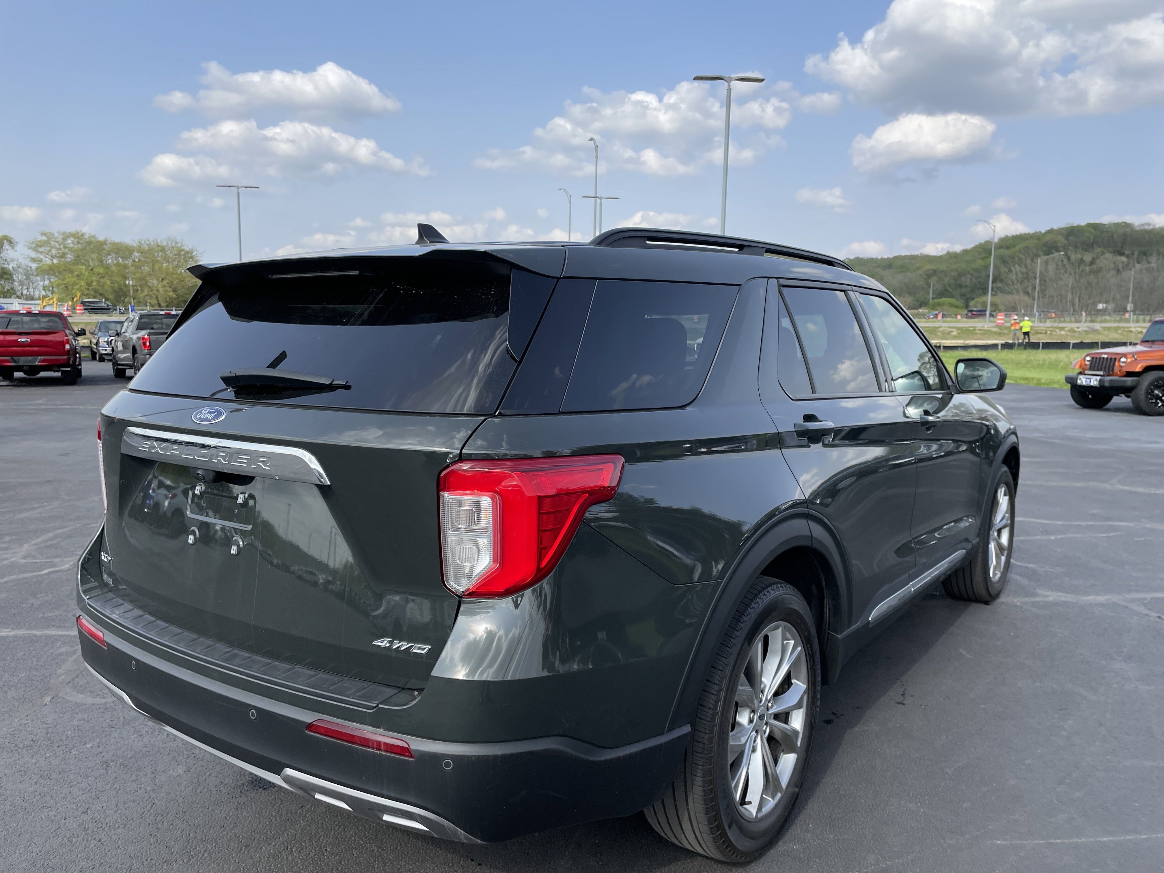 2022 Ford Explorer XLT photo 5