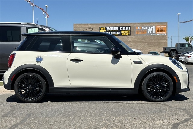 2022 Mini Cooper Hardtop S photo 2