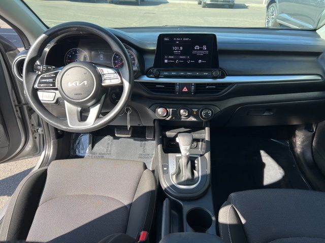 2023 Kia Forte LXS photo 4