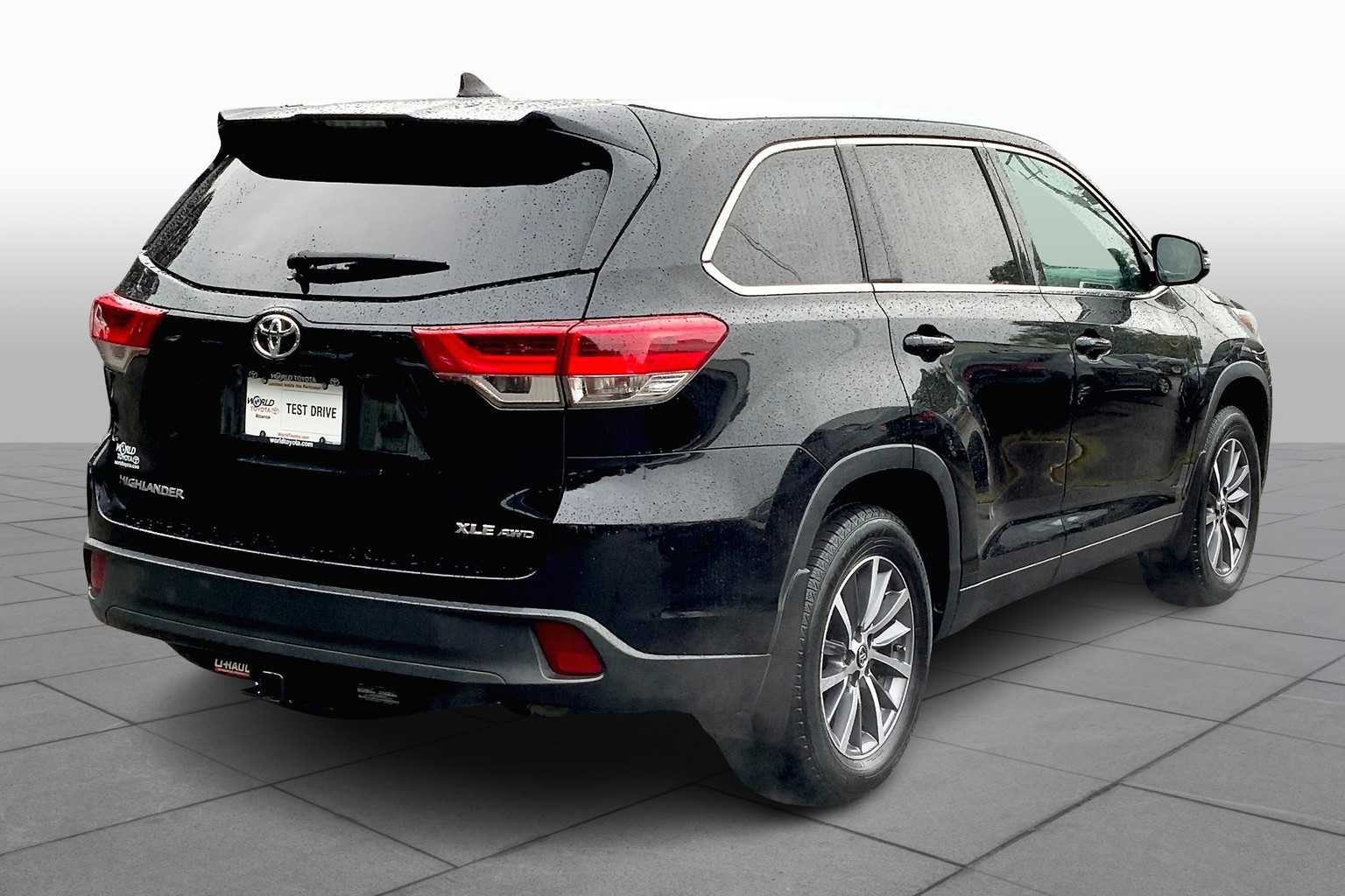 2019 Toyota Highlander XLE photo 11