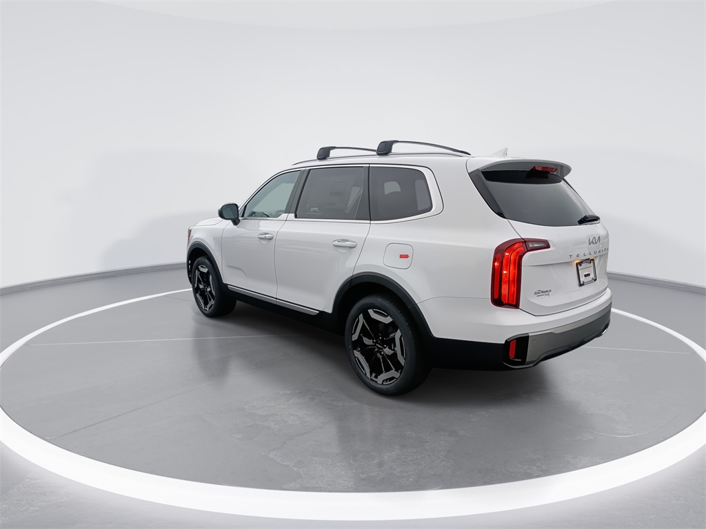 2025 Kia Telluride S photo 3