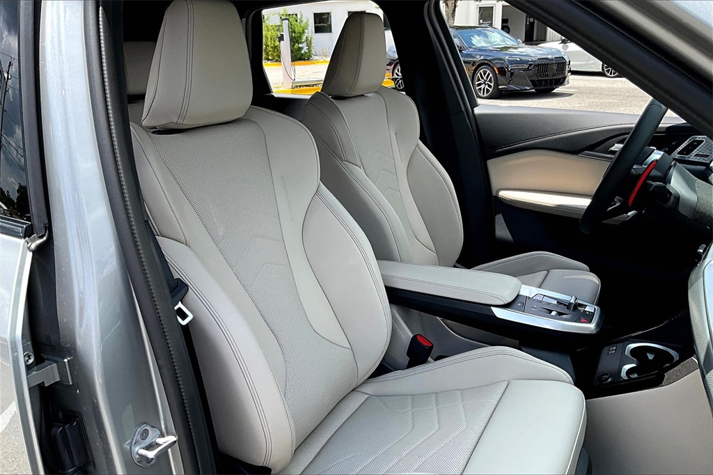 2025 Bmw X1 M35i photo 9
