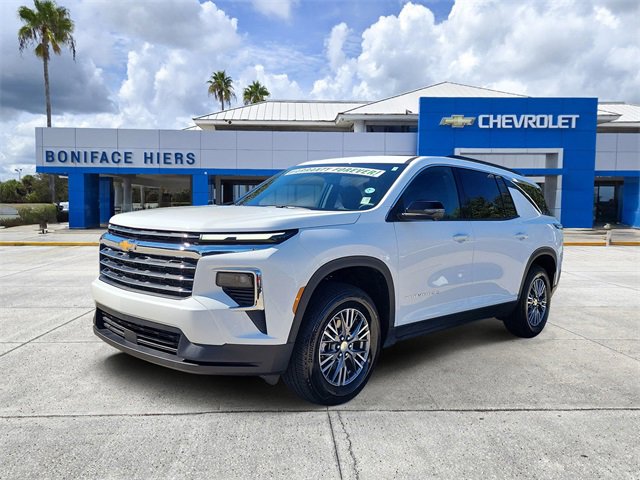 2026 Chevrolet Traverse photo 2