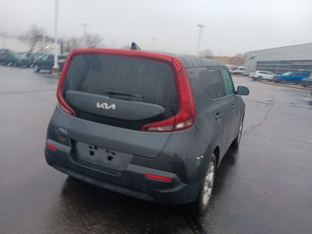 2022 Kia Soul LX photo 4