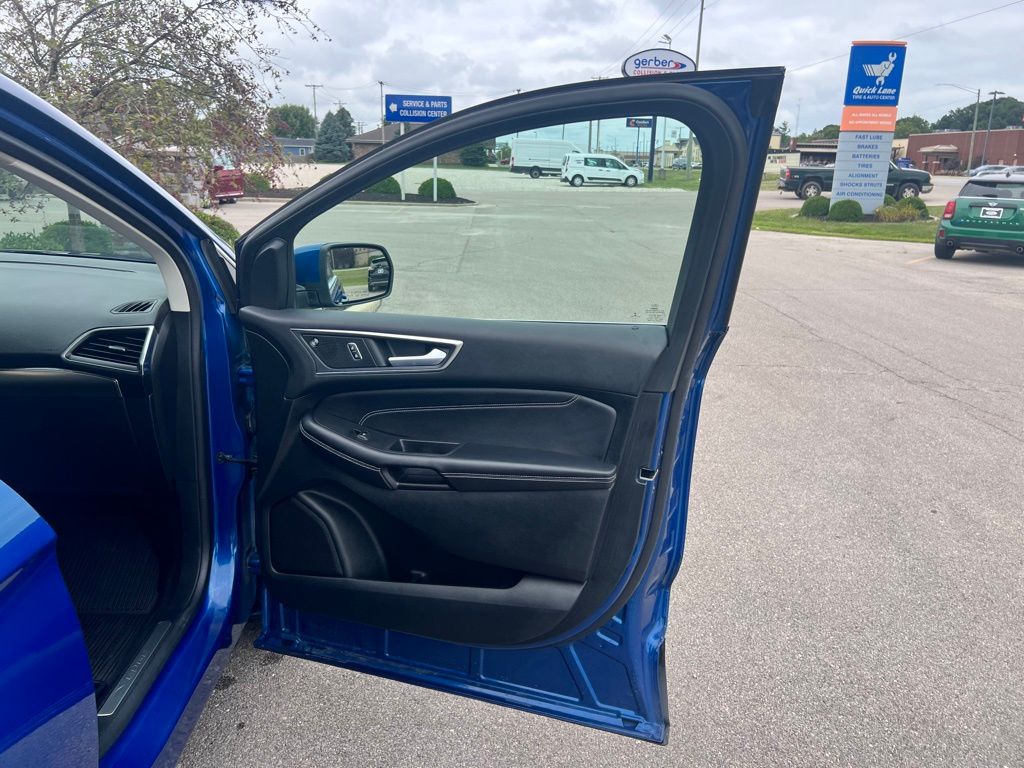 2022 Ford Edge Titanium photo 33