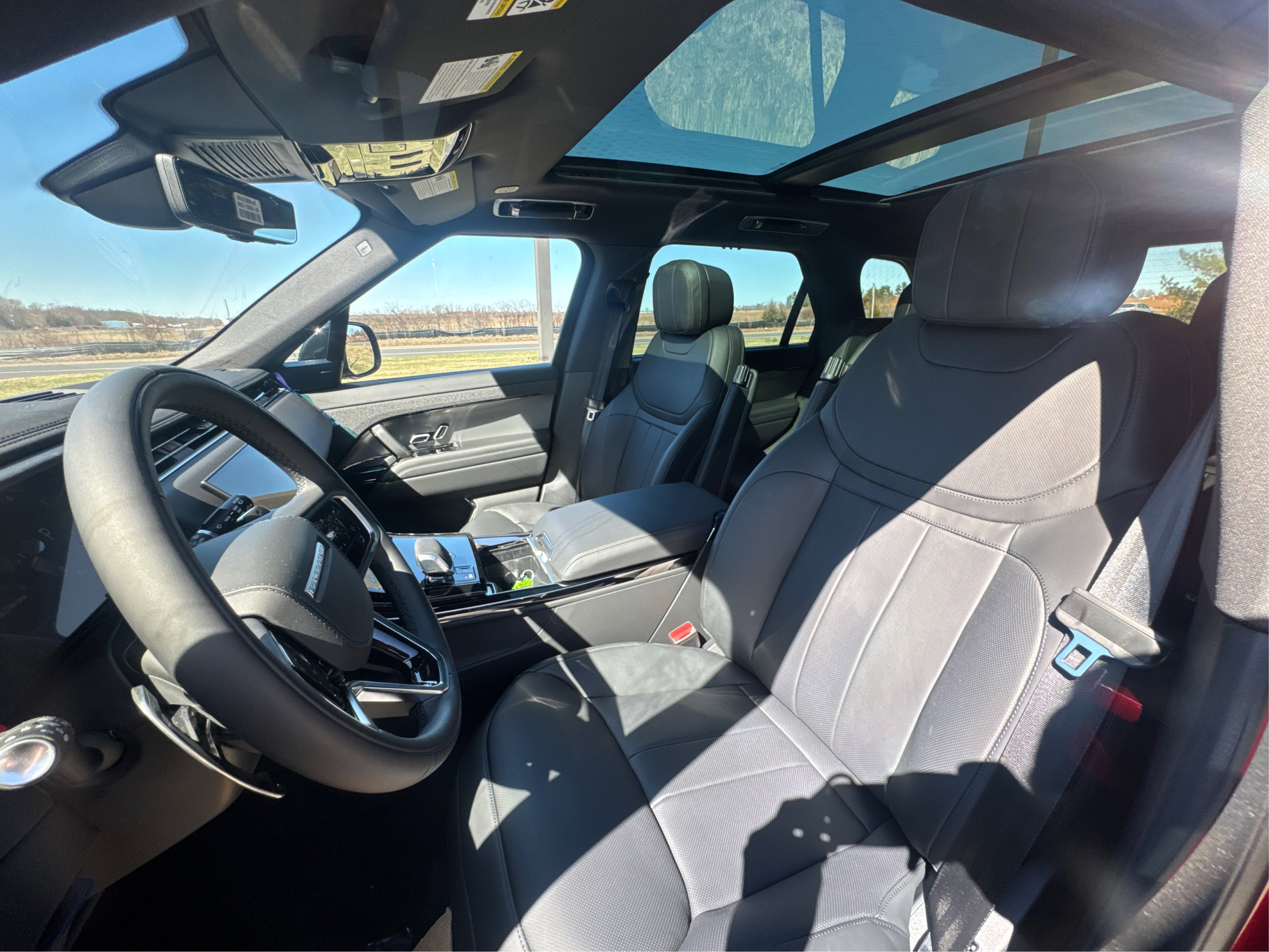 2025 Land Rover Range Rover Sport SE photo 9