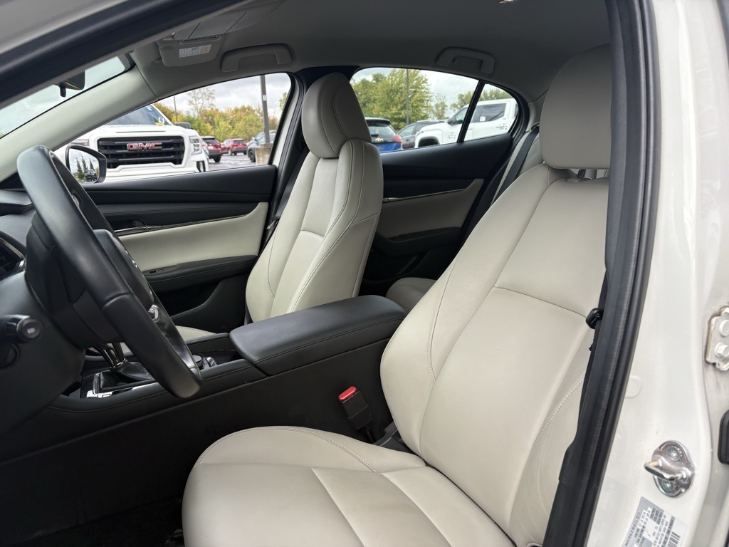2020 Mazda Mazda3 Preferred photo 2