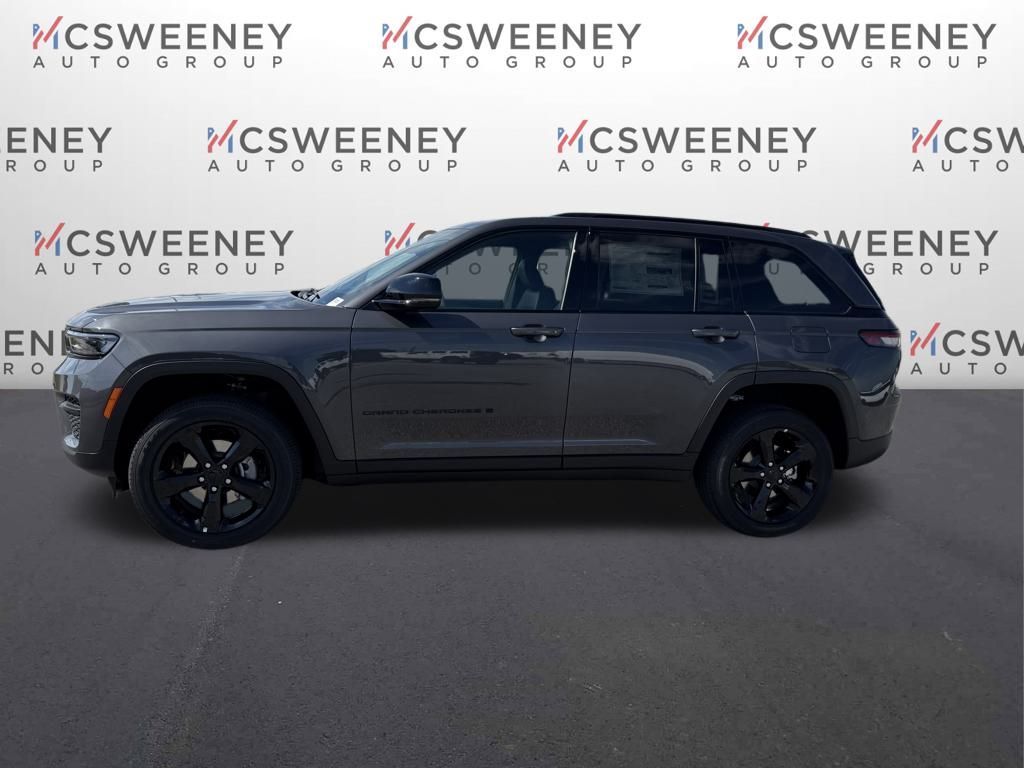 2025 Jeep Grand Cherokee Altitude photo 2