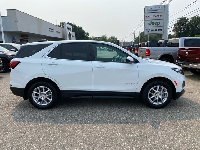 2023 Chevrolet Equinox LT photo 2