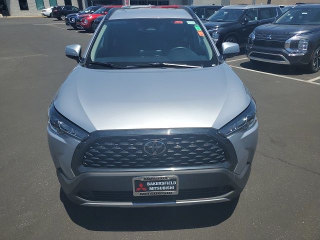 2024 Toyota Corolla Cross LE photo 12