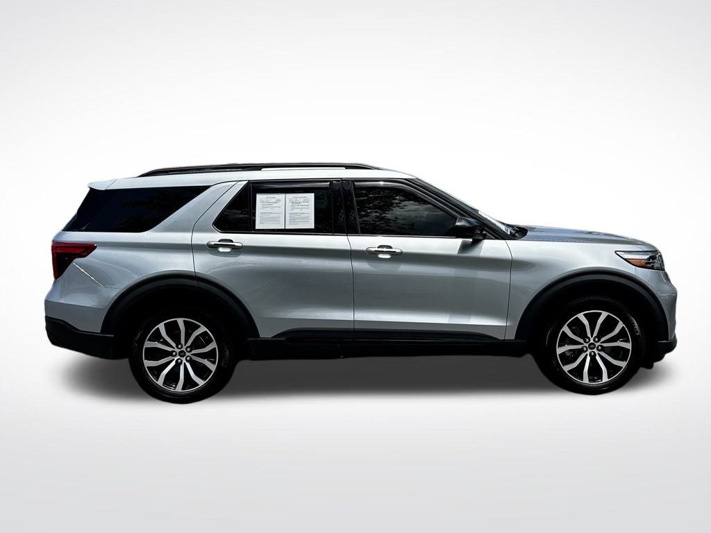 2023 Ford Explorer ST photo 7