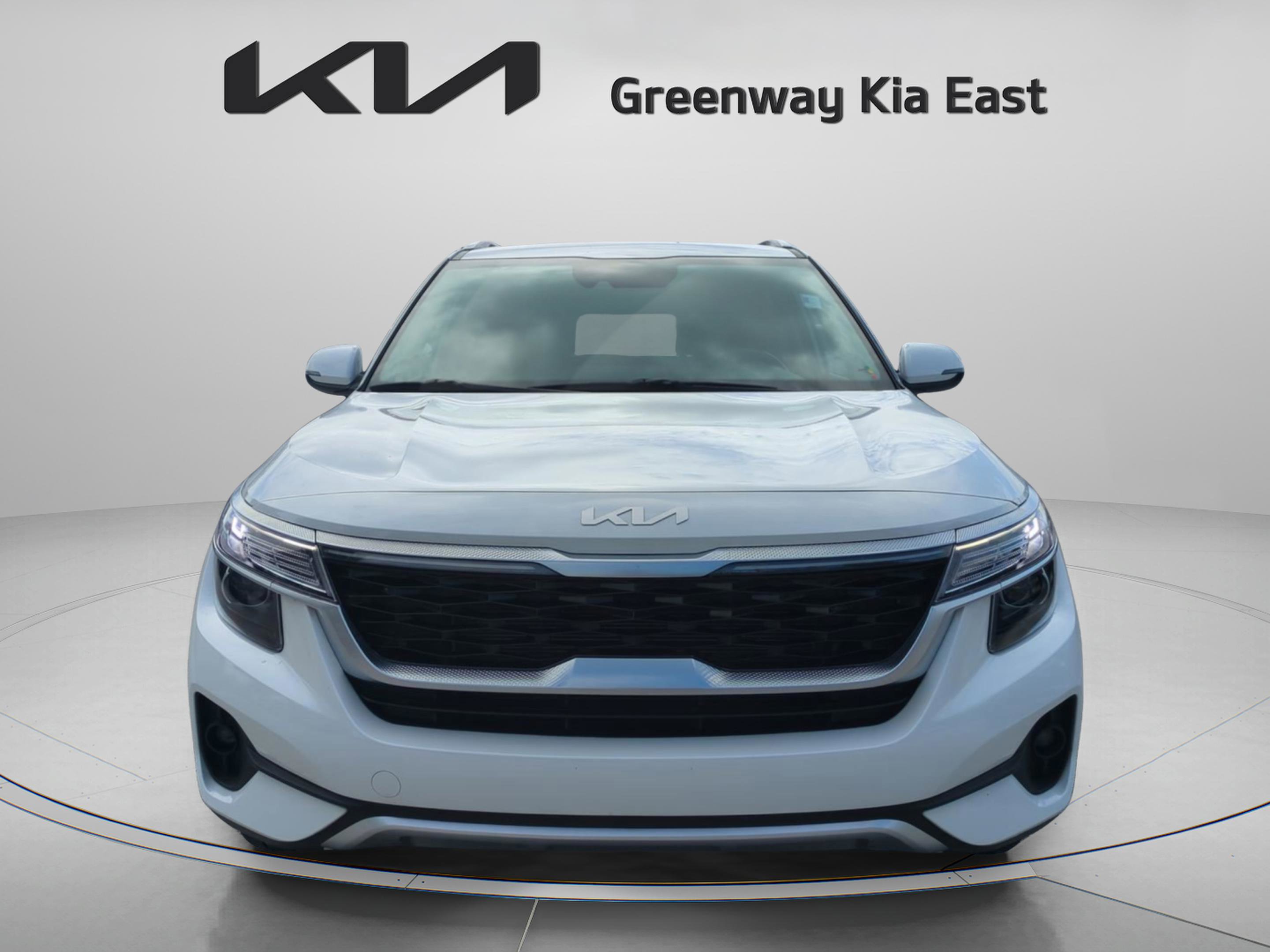 2023 Kia Seltos S photo 2