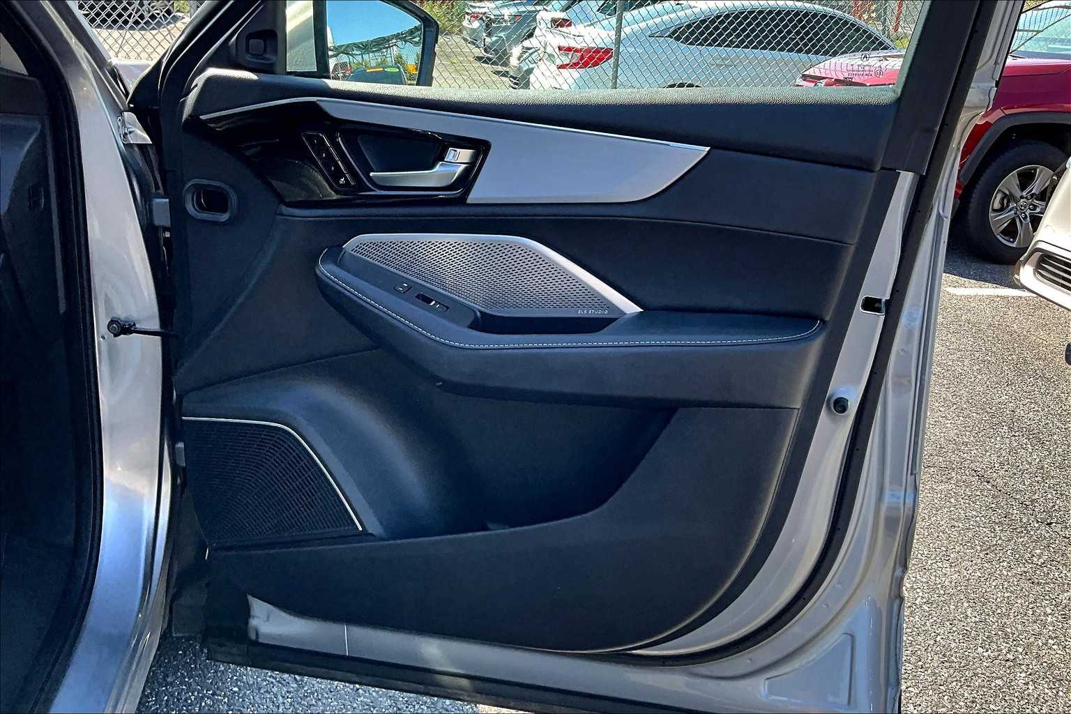 2023 Acura MDX SH-AWD Technology photo 14