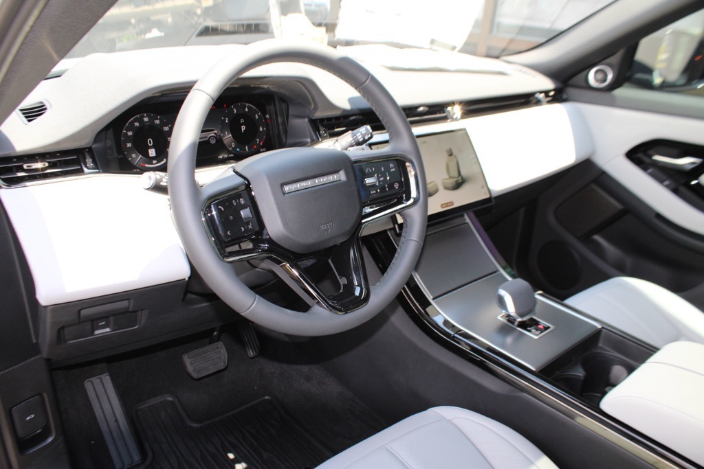 2026 Land Rover Range Rover Evoque S photo 4