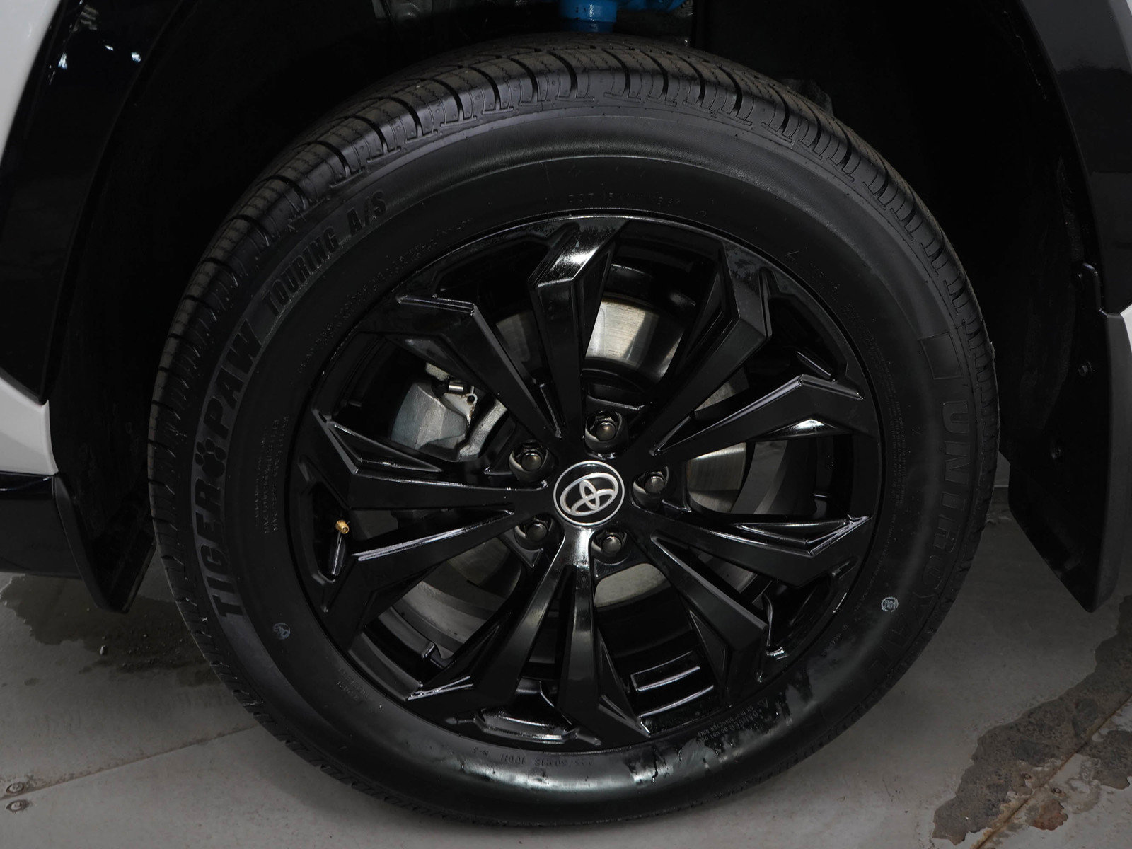 2024 Toyota RAV4 Hybrid SE photo 24