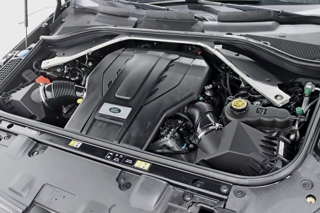 2023 Land Rover Range Rover SE photo 38
