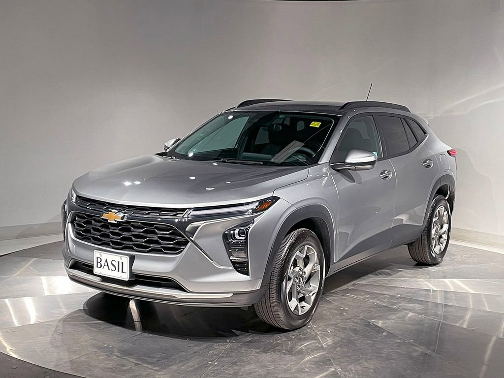 2024 Chevrolet Trax LT photo 4