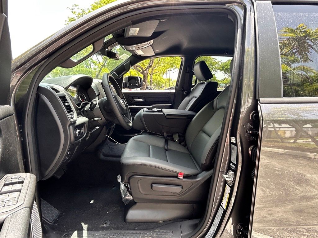 2025 Ram 1500 Tradesman photo 9
