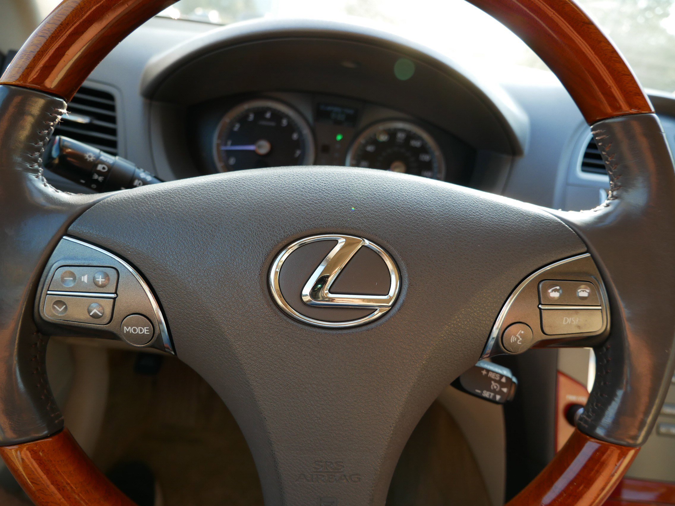 2010 Lexus ES 350 photo 23