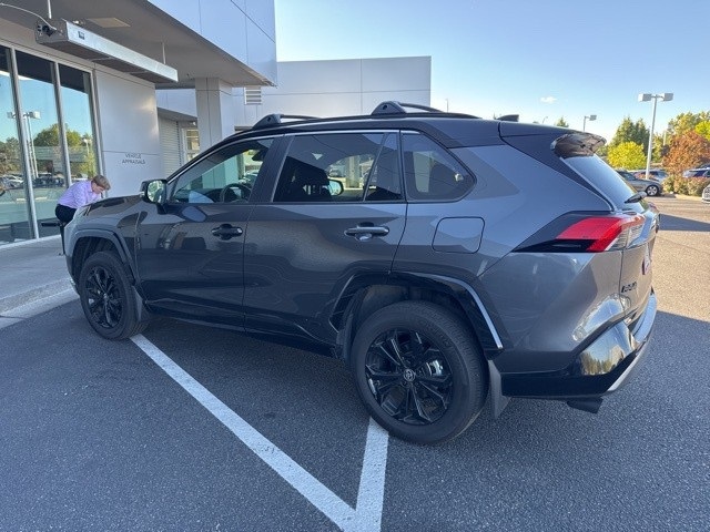 2024 Toyota RAV4 Hybrid XSE photo 4