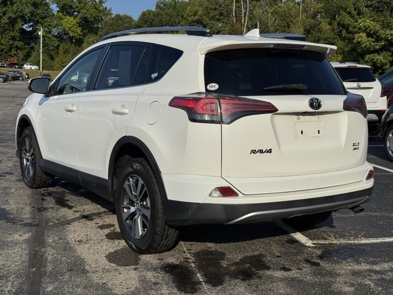 2018 Toyota RAV4 XLE photo 4