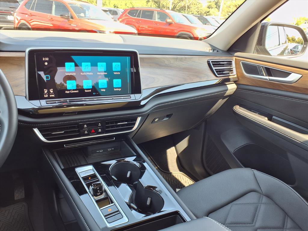 2025 Volkswagen Atlas SE Technology photo 25
