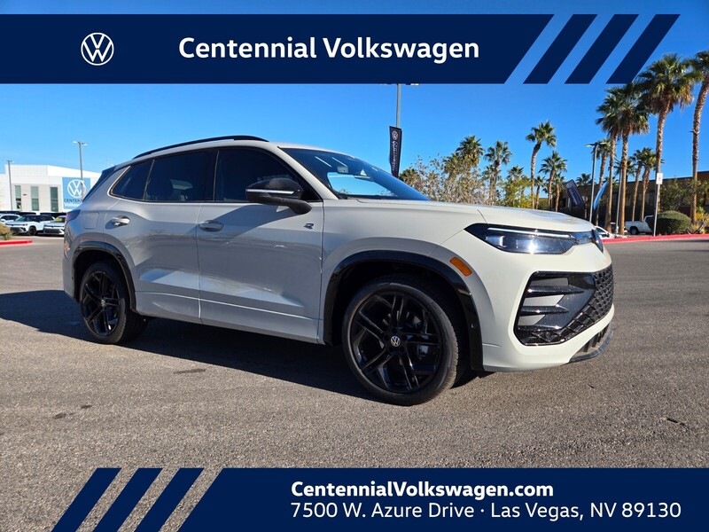 2026 Volkswagen Tiguan SE R-LINE BLACK's photo