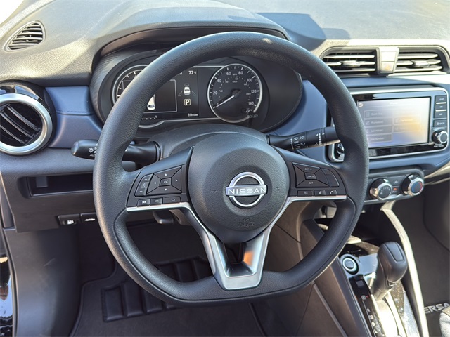 2025 Nissan Versa 1.6 SV photo 16