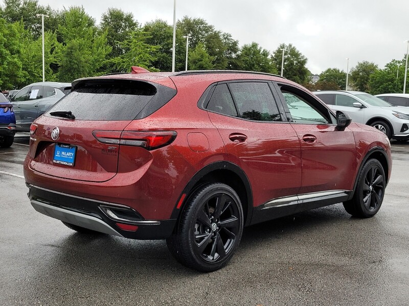 2022 Buick Envision Essence photo 2