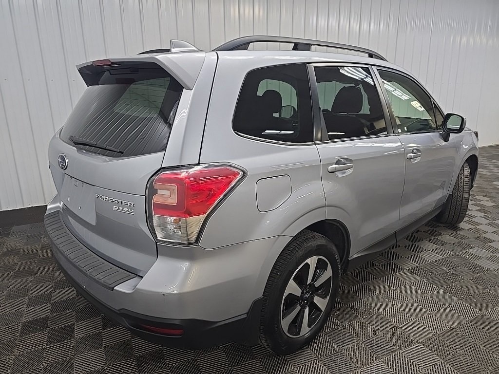2017 Subaru Forester 2.5i Limited photo 8