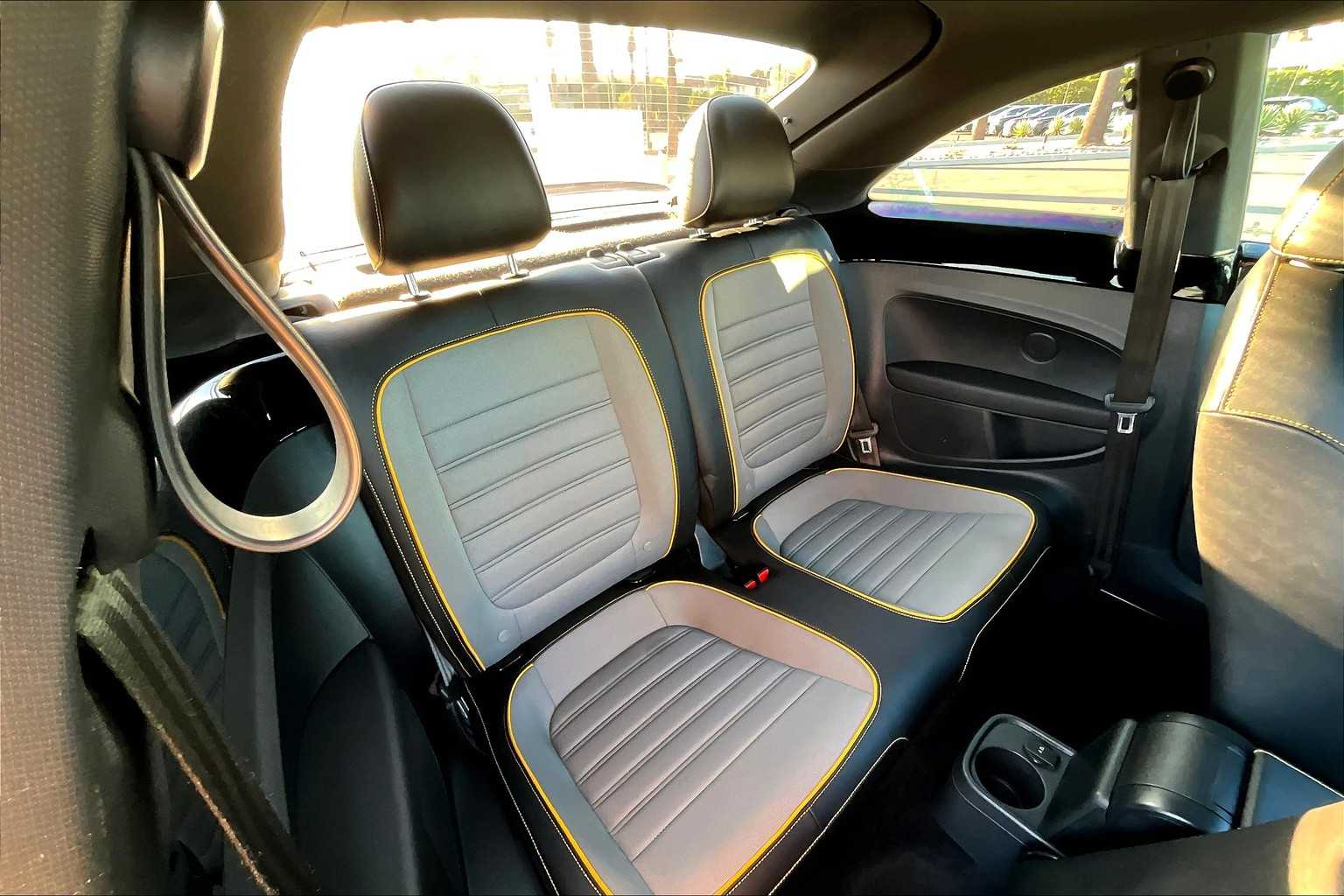 2018 Volkswagen Beetle Dune photo 18