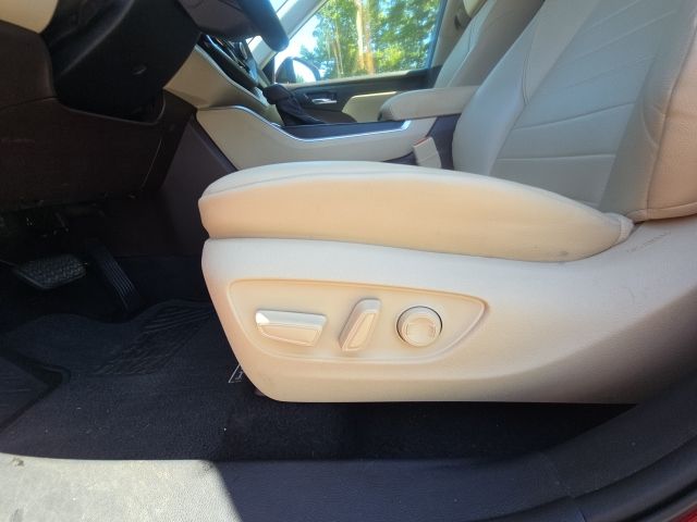 2021 Toyota Highlander XLE photo 21
