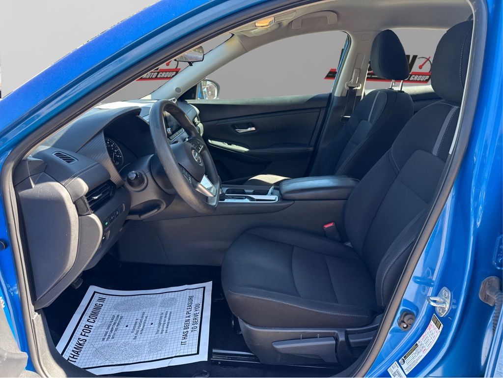 2023 Nissan Sentra SV photo 17