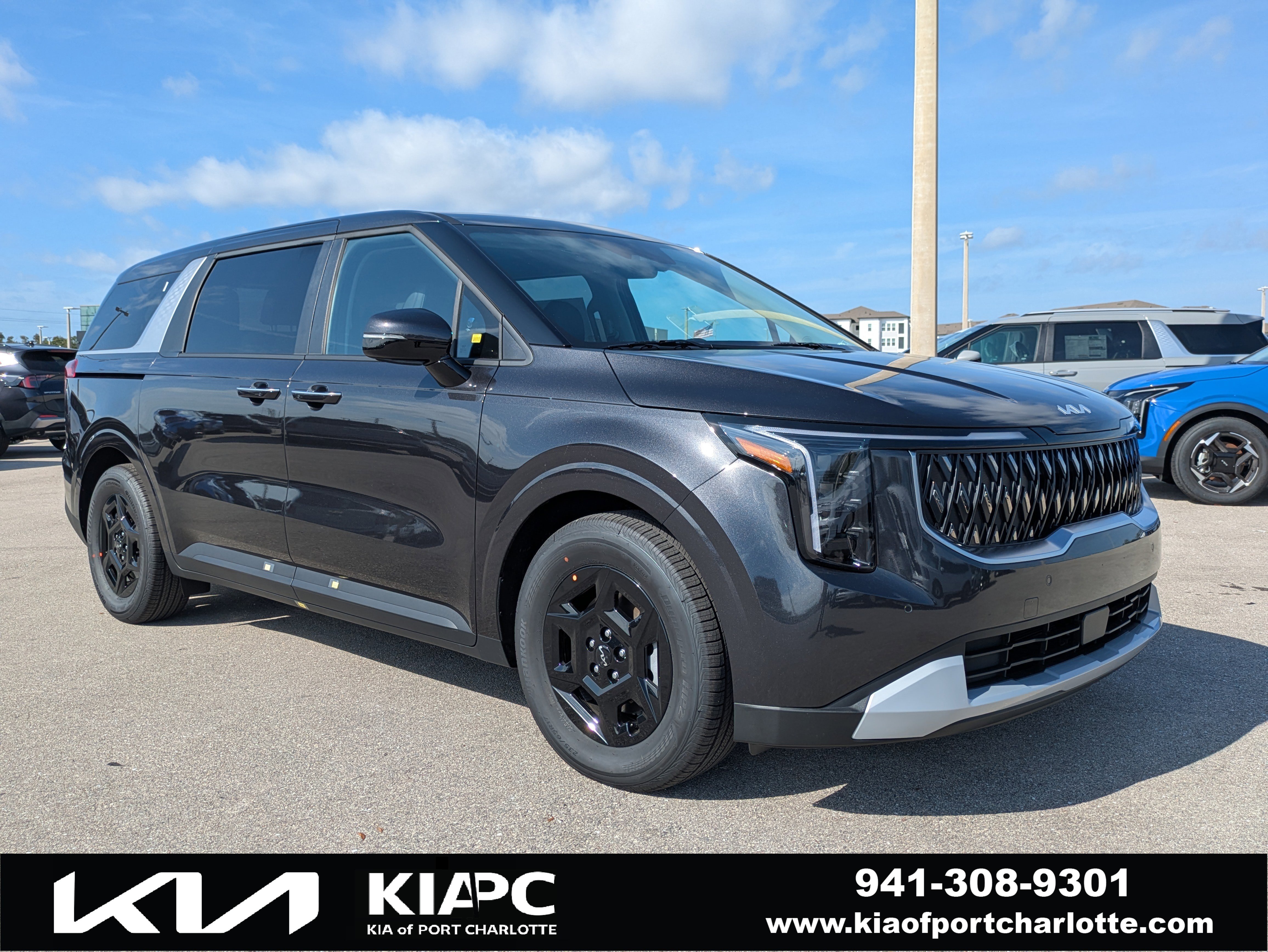 2026 Kia Carnival LXS's photo