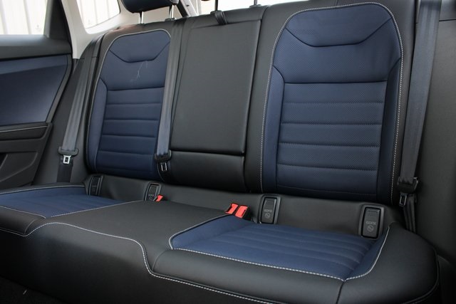 2025 Volkswagen Taos SEL photo 3