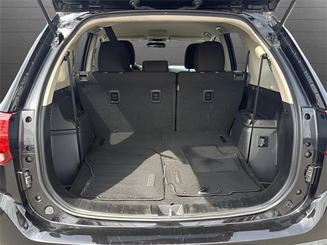 2020 Mitsubishi Outlander ES photo 26