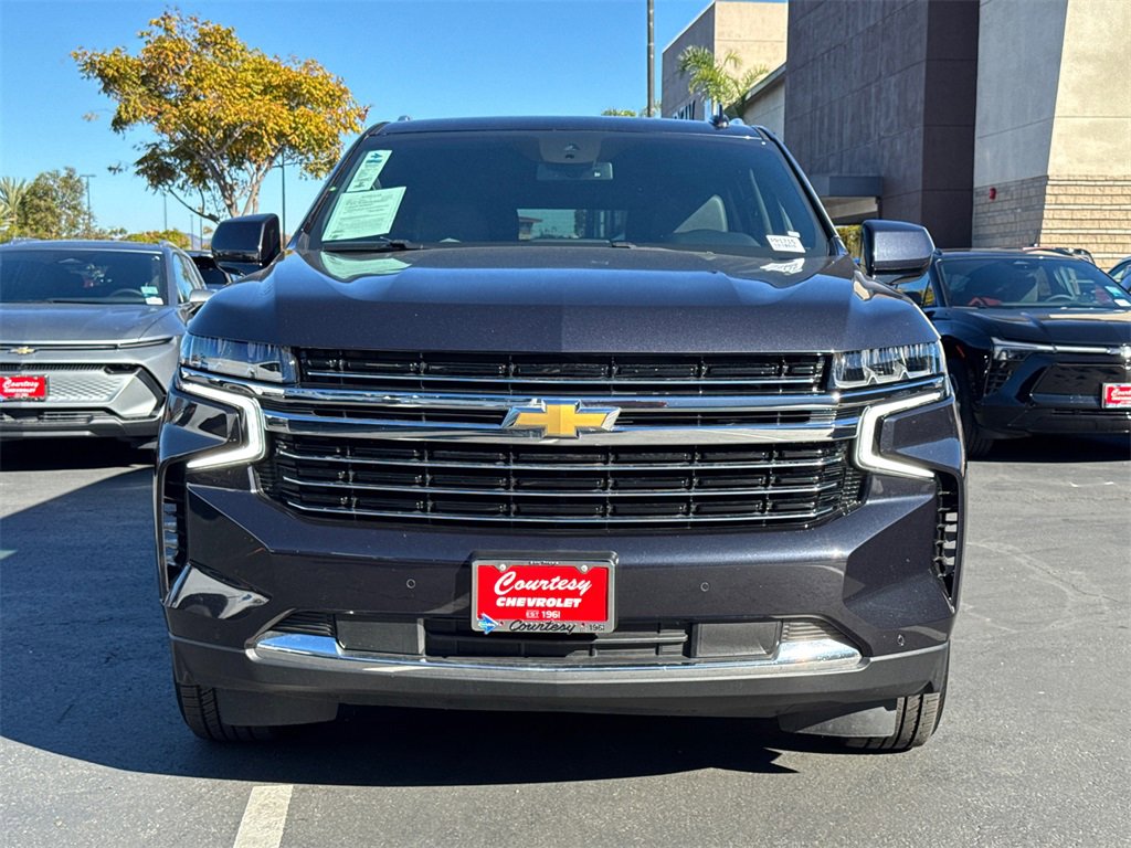2023 Chevrolet Suburban 1500 LT photo 4