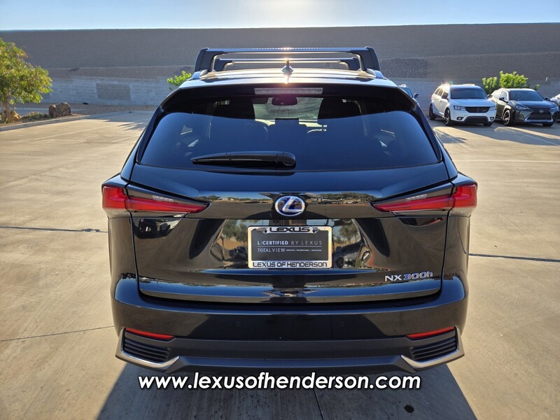 2021 Lexus NX 300h AWD photo 5