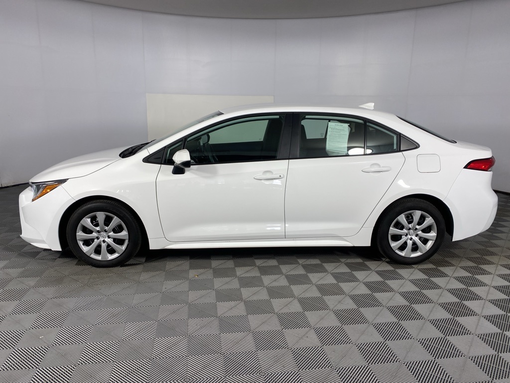 2024 Toyota Corolla LE photo 13