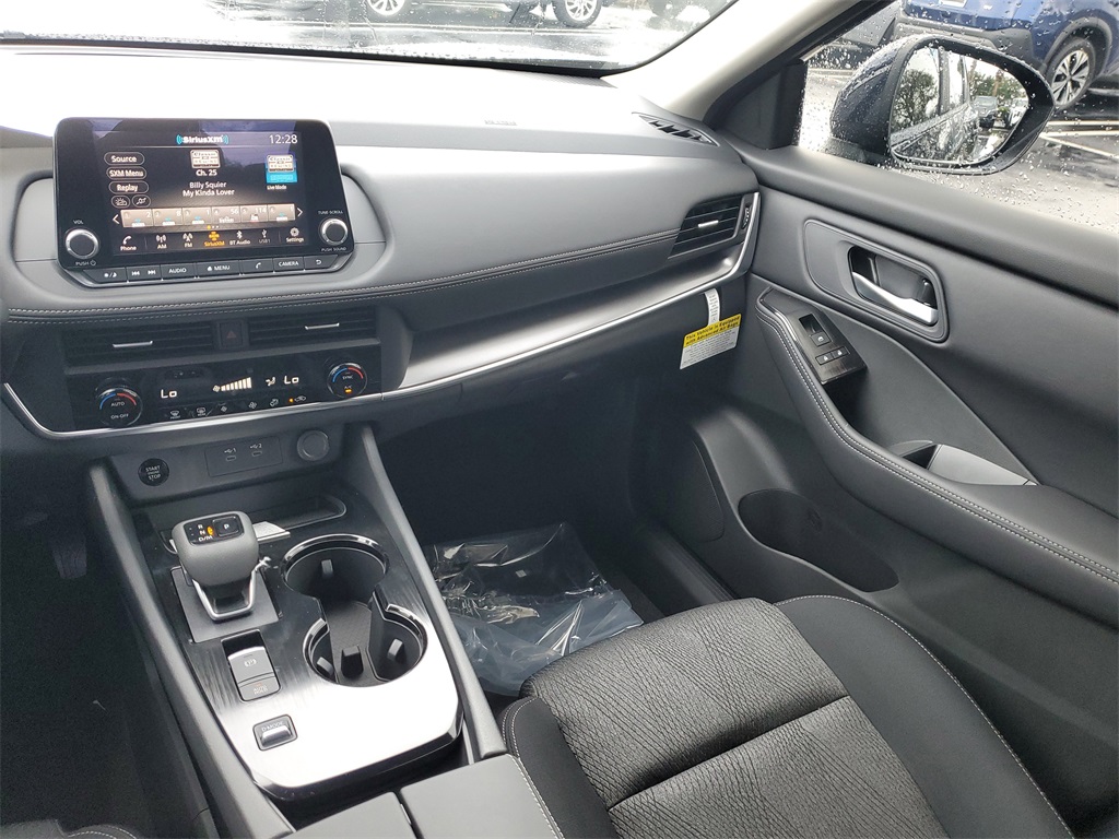 2026 Nissan Rogue SV photo 11
