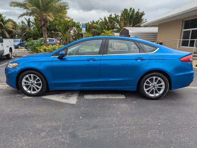 2020 Ford Fusion SE photo 3