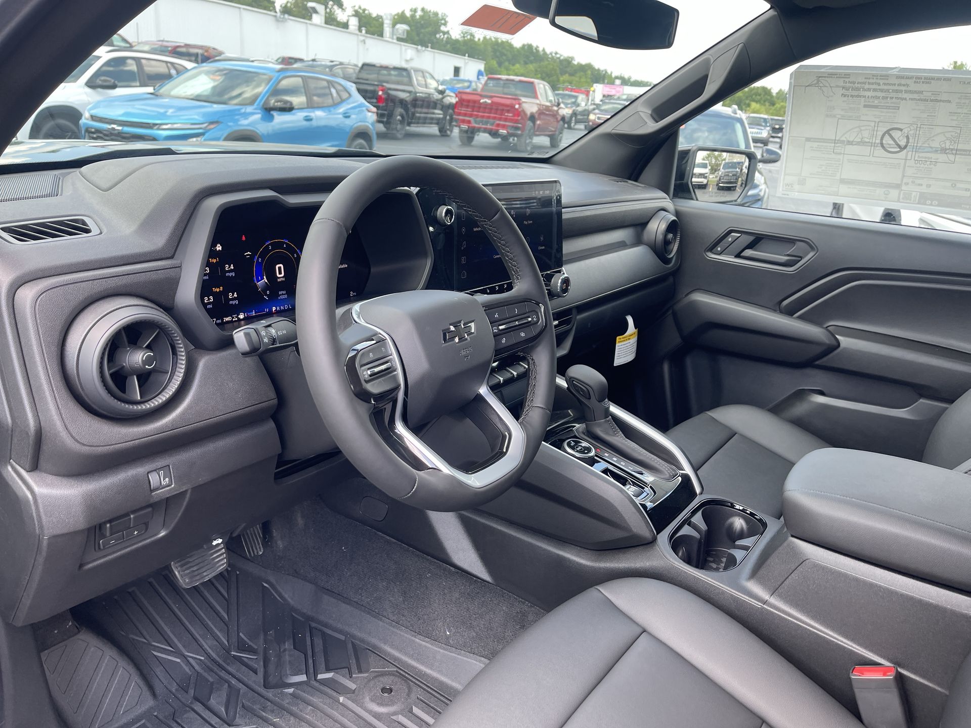 2026 Chevrolet Colorado Trail Boss photo 38