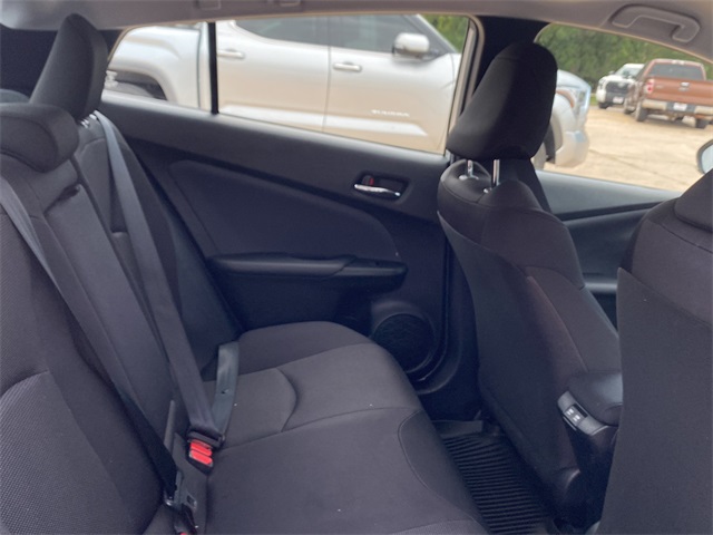 2022 Toyota Prius L photo 13
