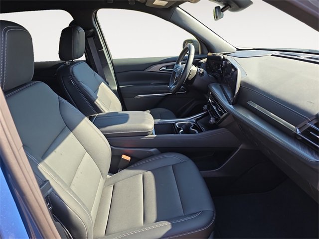 2025 Chevrolet Traverse photo 15