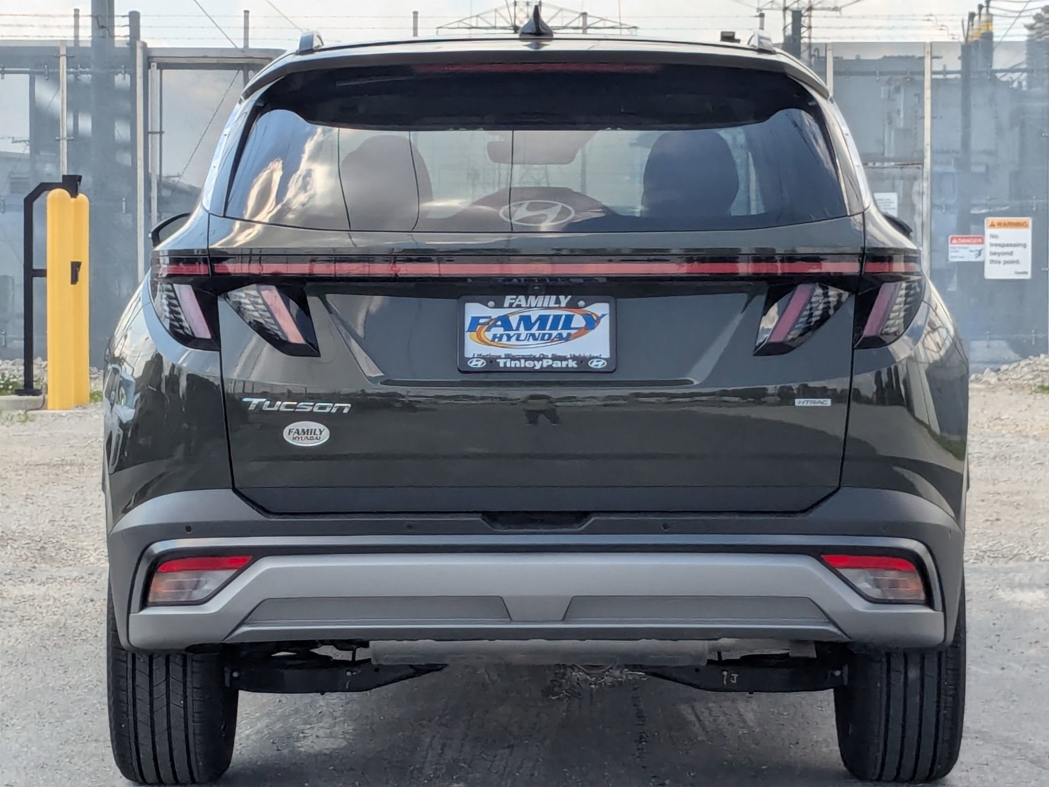 2025 Hyundai Tucson Limited photo 3