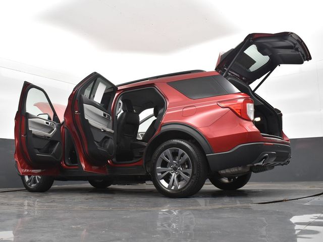 2022 Ford Explorer XLT photo 32