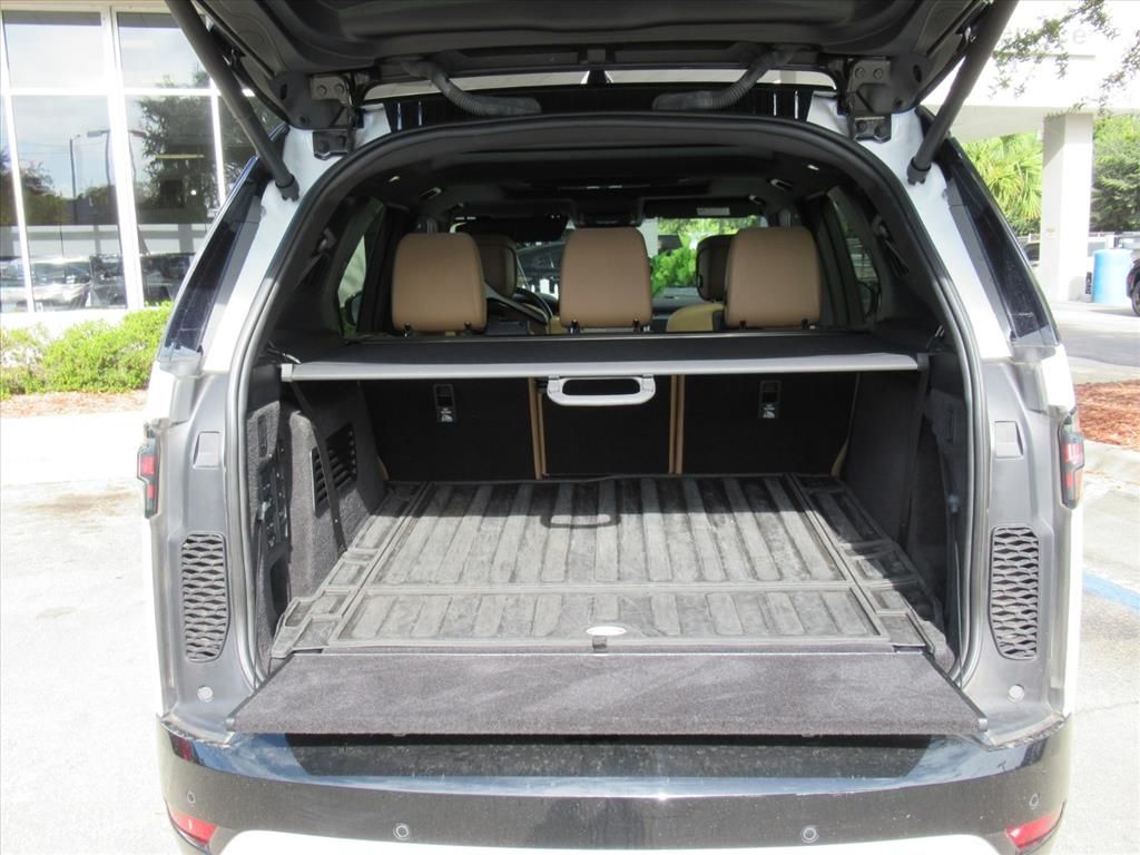 2024 Land Rover Discovery SE photo 31