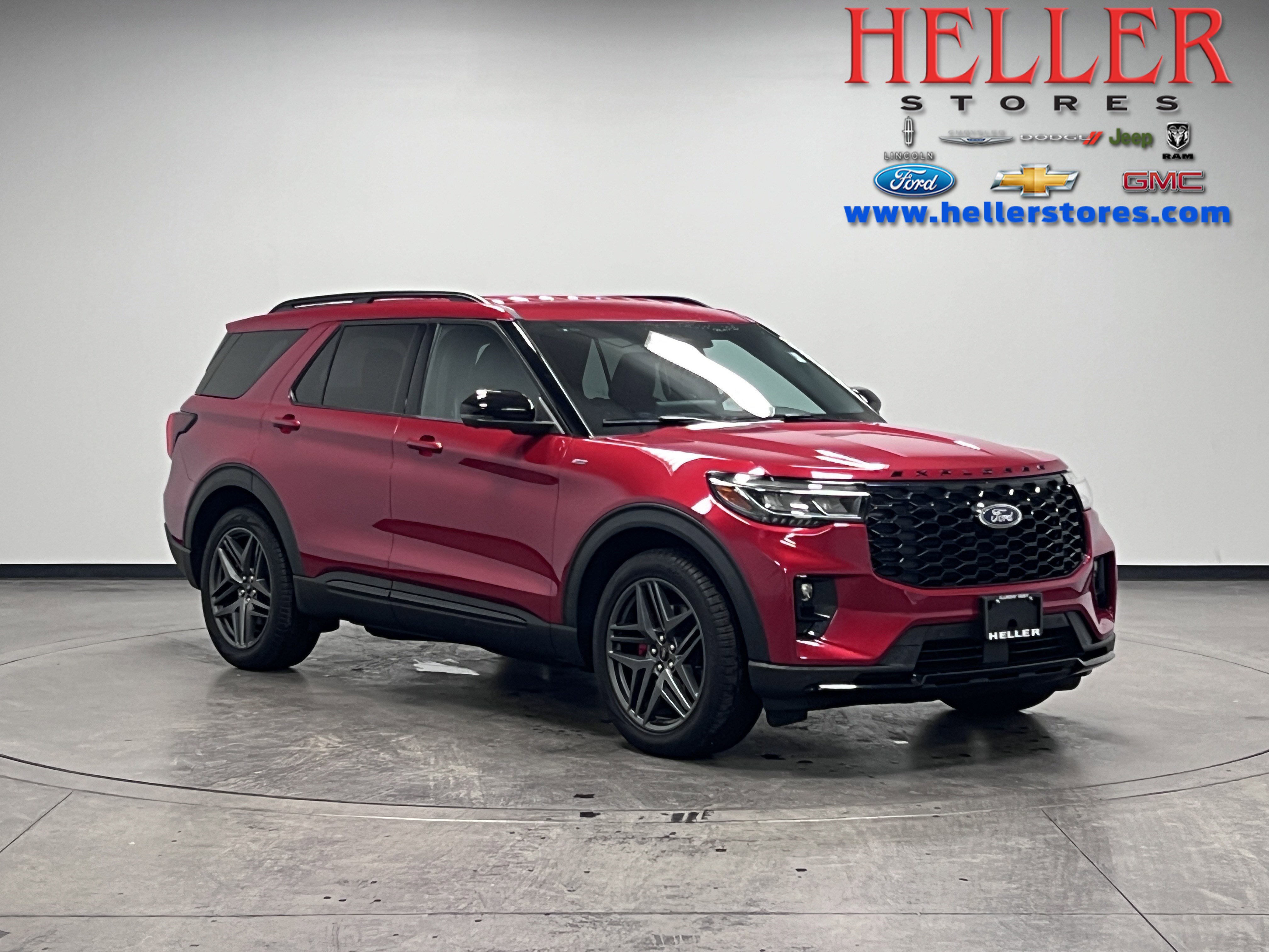 2025 Ford Explorer ST-LINE's photo