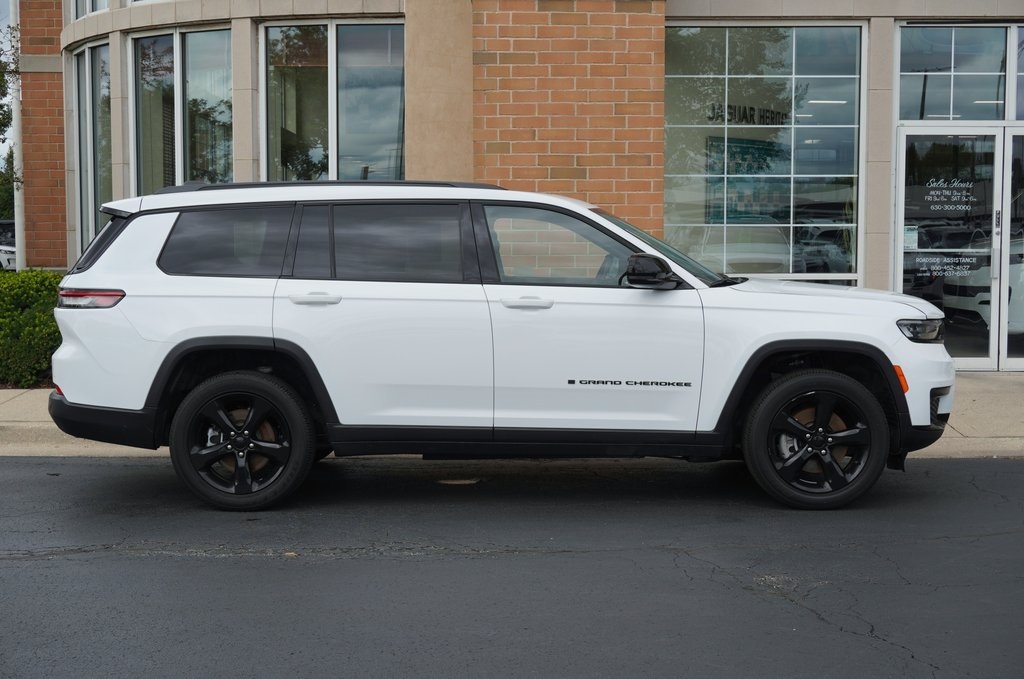 2023 Jeep Grand Cherokee Altitude photo 6